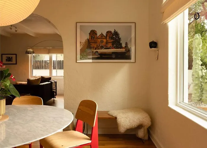 Сasa de vacaciones The A Designer Sam Hughes Retreat *